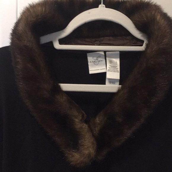 Women’s Black sweater with fur collar - Picture 2 of 3